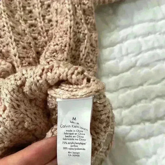 Calvin Klein Pink Sweater Like New - Picture 9 of 9